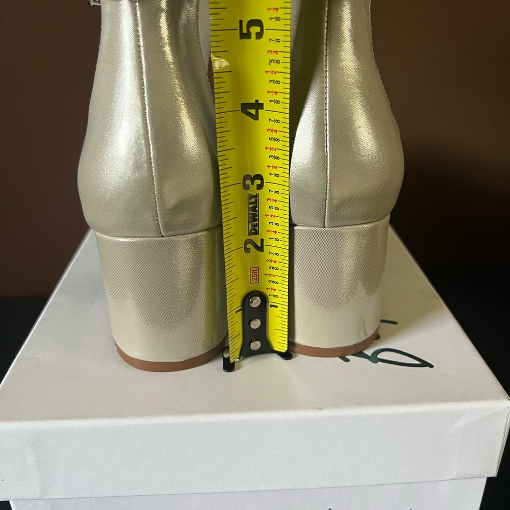 NEW Betsey Johnson Heels - Picture 7 of 8